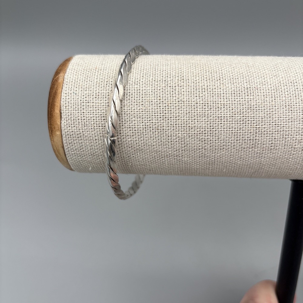 TIFFANY & CO. Vintage‎ Narrow Twisted Rope Bangle Bracelet 925 Sterling w/Box - Picture 3 of 7